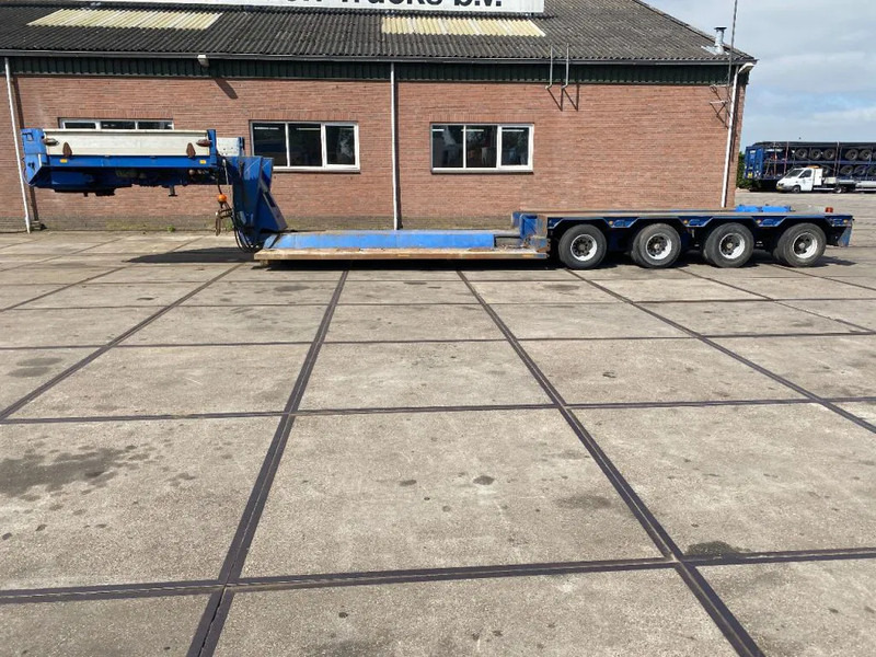 Goldhofer 4 AXEL STEERING - Poluprikolica s niskim utovarivačem: slika Goldhofer 4 AXEL STEERING - Poluprikolica s niskim utovarivačem Goldhofer 4 AXEL STEERING - Poluprikolica s niskim utovarivačem: slika Goldhofer 4 AXEL STEERING - Poluprikolica s niskim utovarivačem