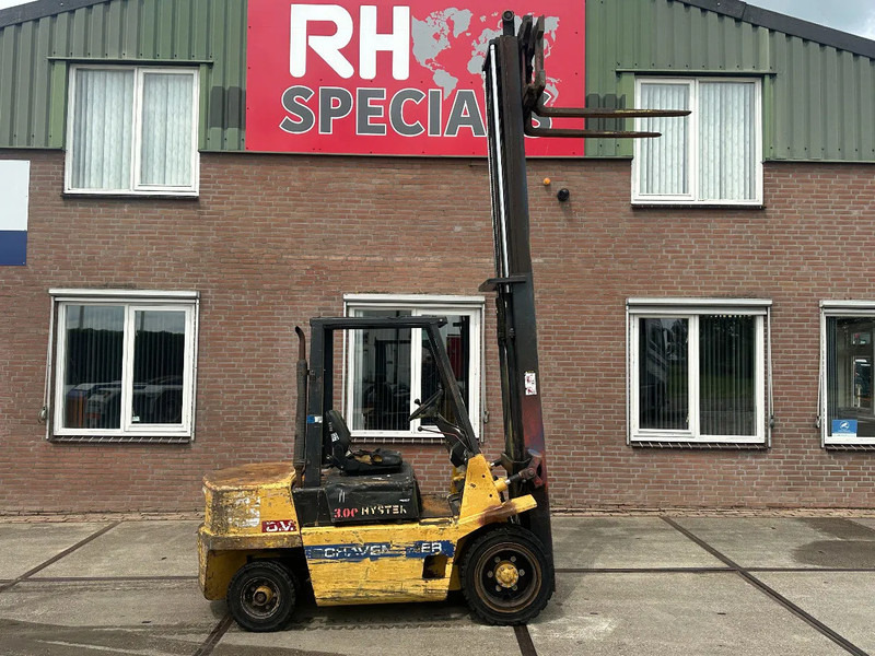 Hyster H3.00XL - 3 TONS - Diesel viličar: slika Hyster H3.00XL - 3 TONS - Diesel viličar Hyster H3.00XL - 3 TONS - Diesel viličar: slika Hyster H3.00XL - 3 TONS - Diesel viličar