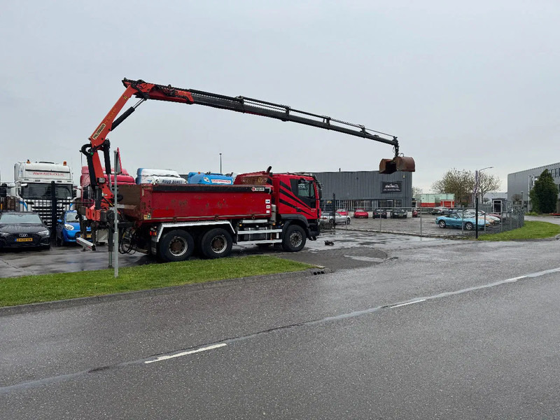 Iveco Trakker 500 6X4 EURO 6 KIPPER + PALFINGER PK18002 FULL STEEL - Kamion s kranom: slika Iveco Trakker 500 6X4 EURO 6 KIPPER + PALFINGER PK18002 FULL STEEL - Kamion s kranom Iveco Trakker 500 6X4 EURO 6 KIPPER + PALFINGER PK18002 FULL STEEL - Kamion s kranom: slika Iveco Trakker 500 6X4 EURO 6 KIPPER + PALFINGER PK18002 FULL STEEL - Kamion s kranom