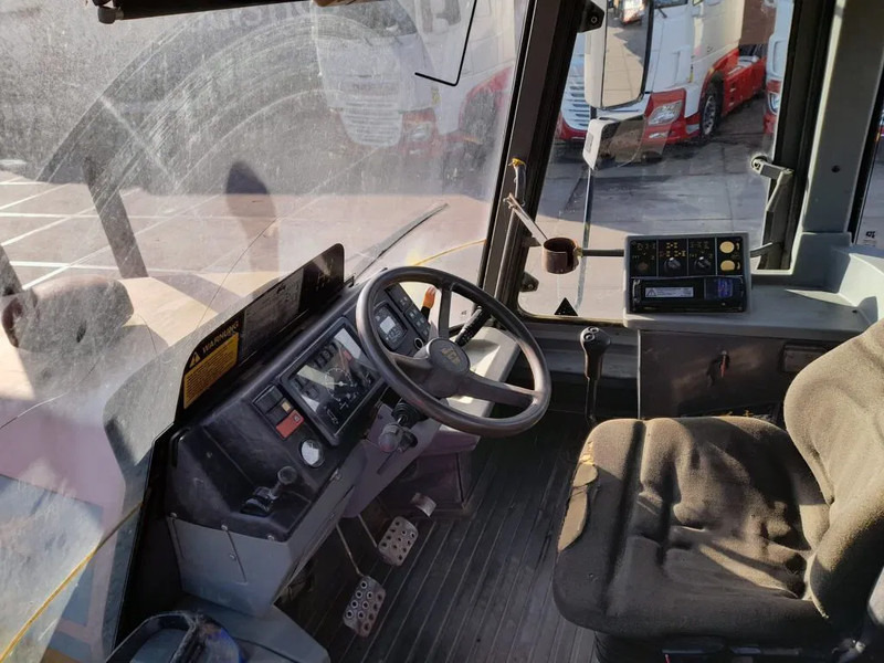 JCB HMV 155T-65 HMV 155T-65 FASTRAC 4X4 - Traktor: slika JCB HMV 155T-65 HMV 155T-65 FASTRAC 4X4 - Traktor JCB HMV 155T-65 HMV 155T-65 FASTRAC 4X4 - Traktor: slika JCB HMV 155T-65 HMV 155T-65 FASTRAC 4X4 - Traktor
