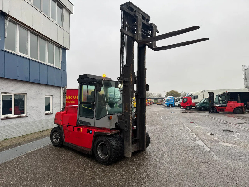 Kalmar DCF 80-9 8000 KG 2 STAGE MAST FORK POSITIONER DIESEL - Diesel viličar: slika Kalmar DCF 80-9 8000 KG 2 STAGE MAST FORK POSITIONER DIESEL - Diesel viličar Kalmar DCF 80-9 8000 KG 2 STAGE MAST FORK POSITIONER DIESEL - Diesel viličar: slika Kalmar DCF 80-9 8000 KG 2 STAGE MAST FORK POSITIONER DIESEL - Diesel viličar