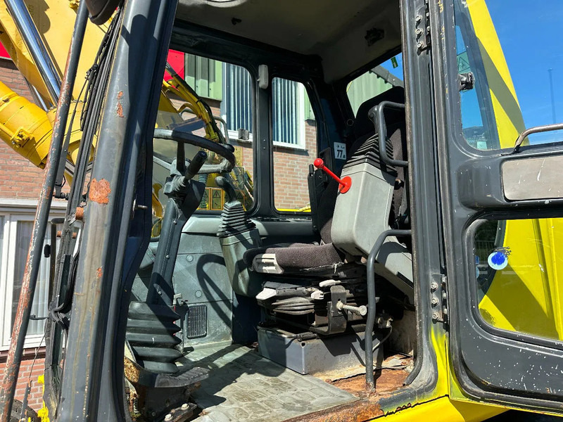 Bager na kotačima Komatsu PW150ES-6K CE: slika Bager na kotačima Komatsu PW150ES-6K CE