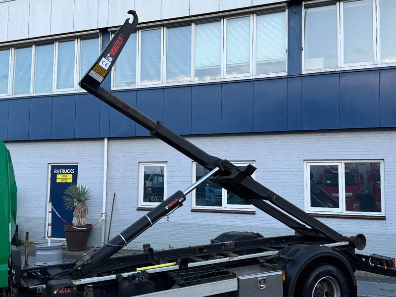 Mitsubishi Canter 7C18 - EURO 6 + HIAB 5 TON HOOKLIFT - Kamion s kukastom dizalicom: slika Mitsubishi Canter 7C18 - EURO 6 + HIAB 5 TON HOOKLIFT - Kamion s kukastom dizalicom Mitsubishi Canter 7C18 - EURO 6 + HIAB 5 TON HOOKLIFT - Kamion s kukastom dizalicom: slika Mitsubishi Canter 7C18 - EURO 6 + HIAB 5 TON HOOKLIFT - Kamion s kukastom dizalicom