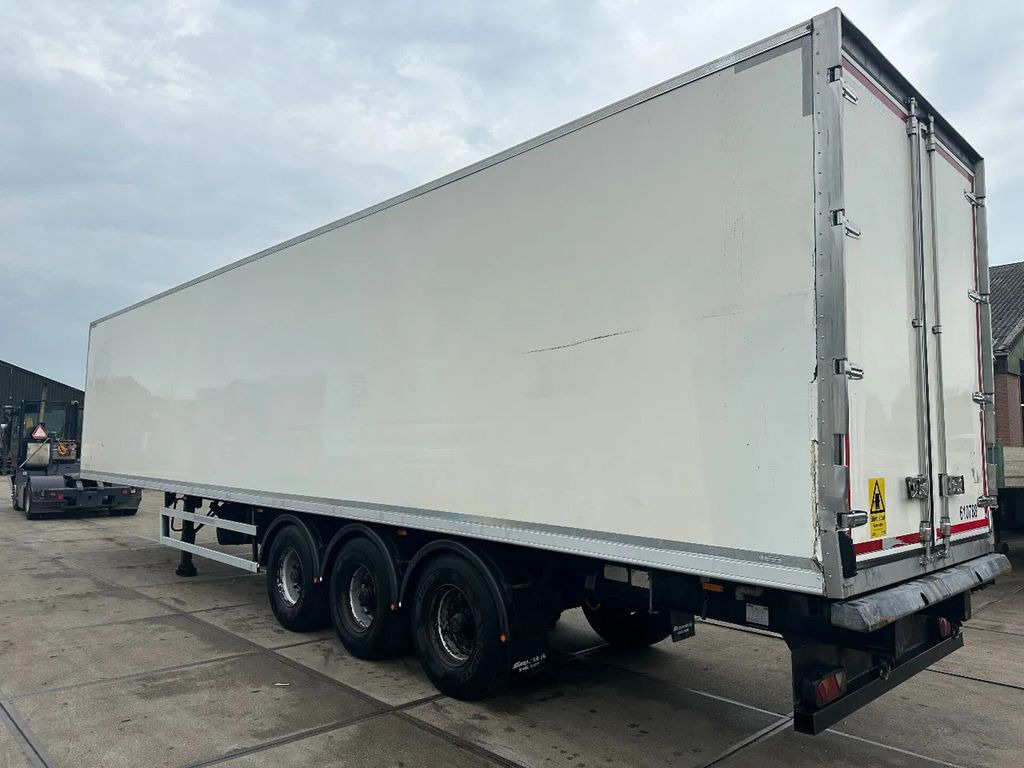 Montracon 10 X THERMO KING SLX 200 -13,4X2,5X2,6 - Poluprikolica hladnjača: slika Montracon 10 X THERMO KING SLX 200 -13,4X2,5X2,6 - Poluprikolica hladnjača Montracon 10 X THERMO KING SLX 200 -13,4X2,5X2,6 - Poluprikolica hladnjača: slika Montracon 10 X THERMO KING SLX 200 -13,4X2,5X2,6 - Poluprikolica hladnjača