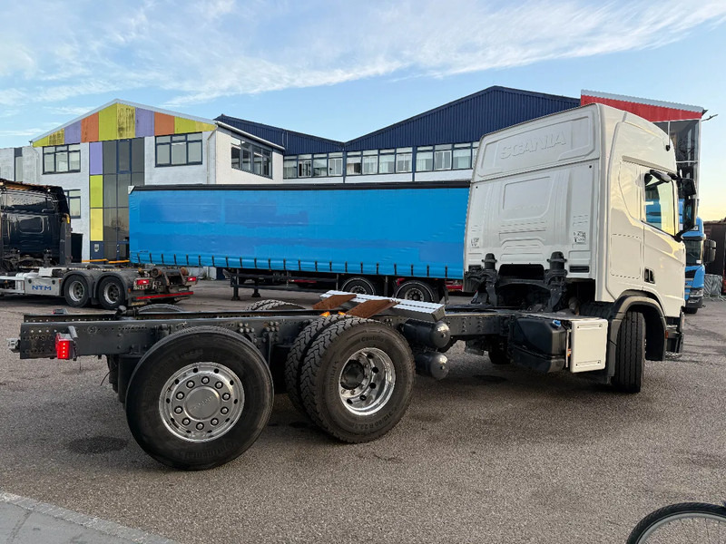 Scania R500 NGS 6X2 - ONLY 205.204 KM + STEERING & LIFTING AXLE - Kamion-šasija: slika Scania R500 NGS 6X2 - ONLY 205.204 KM + STEERING & LIFTING AXLE - Kamion-šasija Scania R500 NGS 6X2 - ONLY 205.204 KM + STEERING & LIFTING AXLE - Kamion-šasija: slika Scania R500 NGS 6X2 - ONLY 205.204 KM + STEERING & LIFTING AXLE - Kamion-šasija