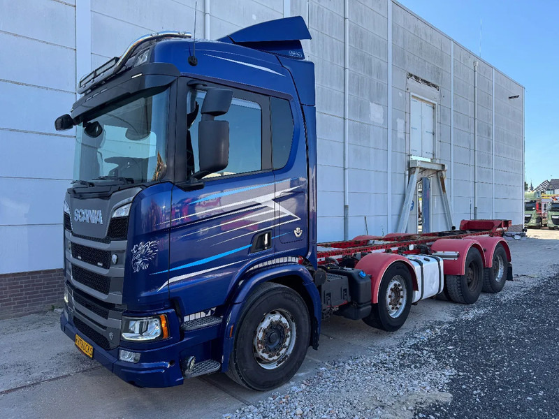 Scania R730 V8 8X4 EURO 6 HUB REDUCTION RETARDER - Kamion-šasija: slika Scania R730 V8 8X4 EURO 6 HUB REDUCTION RETARDER - Kamion-šasija Scania R730 V8 8X4 EURO 6 HUB REDUCTION RETARDER - Kamion-šasija: slika Scania R730 V8 8X4 EURO 6 HUB REDUCTION RETARDER - Kamion-šasija