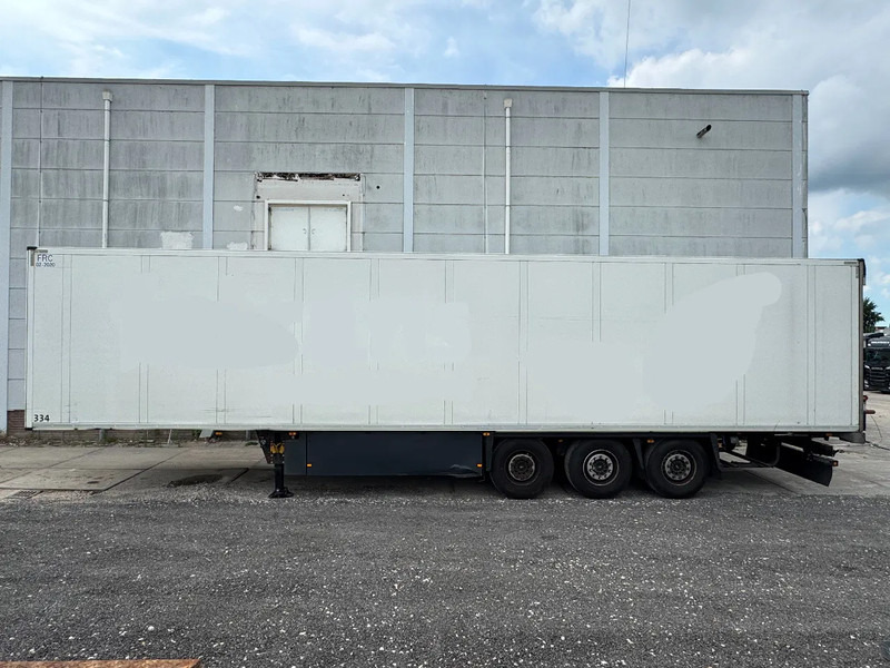 Schmitz Cargobull SCB*S3B THERMO KING SLX300E 3 AXLE - Poluprikolica hladnjača: slika Schmitz Cargobull SCB*S3B THERMO KING SLX300E 3 AXLE - Poluprikolica hladnjača Schmitz Cargobull SCB*S3B THERMO KING SLX300E 3 AXLE - Poluprikolica hladnjača: slika Schmitz Cargobull SCB*S3B THERMO KING SLX300E 3 AXLE - Poluprikolica hladnjača