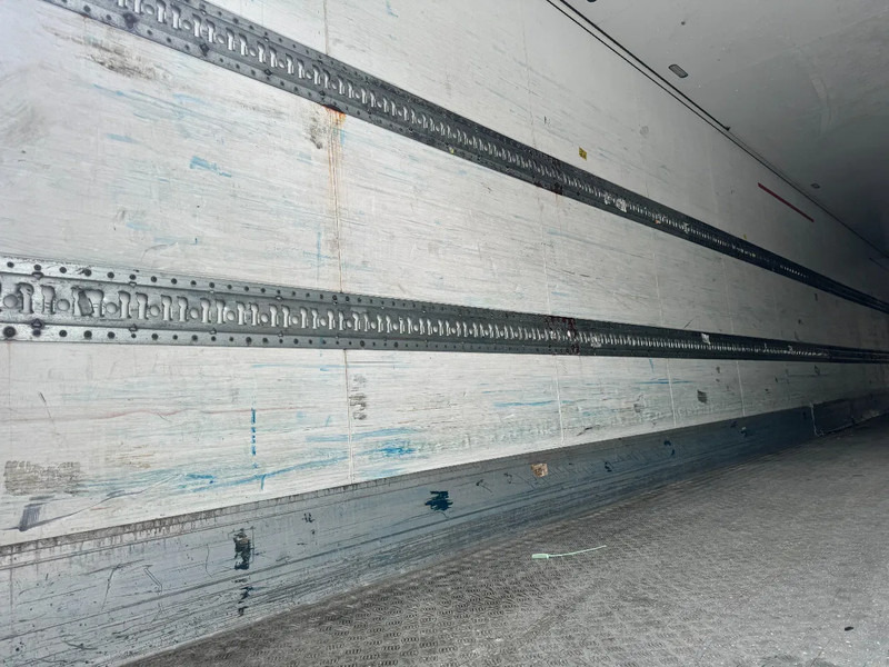 Schmitz Cargobull THERMO KING SLXE200 BPW AXLE - Poluprikolica hladnjača: slika Schmitz Cargobull THERMO KING SLXE200 BPW AXLE - Poluprikolica hladnjača Schmitz Cargobull THERMO KING SLXE200 BPW AXLE - Poluprikolica hladnjača: slika Schmitz Cargobull THERMO KING SLXE200 BPW AXLE - Poluprikolica hladnjača