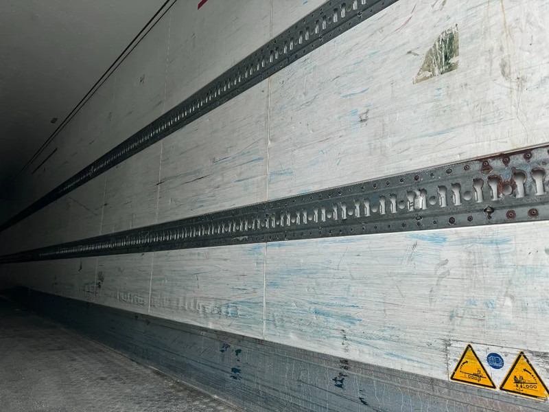 Schmitz Cargobull THERMO KING SLXE200 BPW AXLE - Poluprikolica hladnjača: slika Schmitz Cargobull THERMO KING SLXE200 BPW AXLE - Poluprikolica hladnjača Schmitz Cargobull THERMO KING SLXE200 BPW AXLE - Poluprikolica hladnjača: slika Schmitz Cargobull THERMO KING SLXE200 BPW AXLE - Poluprikolica hladnjača