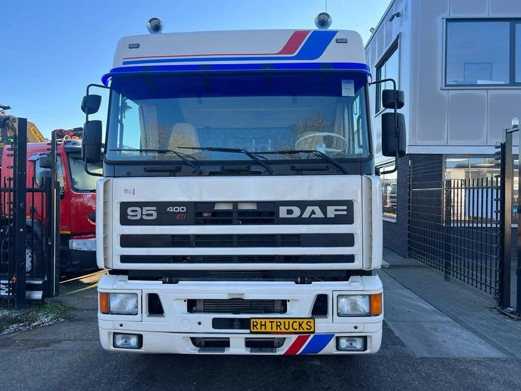 DAF 95.400 4X2 RESTORED/RESTAURIERT/GERESTAUREERD - Tegljač: slika DAF 95.400 4X2 RESTORED/RESTAURIERT/GERESTAUREERD - Tegljač DAF 95.400 4X2 RESTORED/RESTAURIERT/GERESTAUREERD - Tegljač: slika DAF 95.400 4X2 RESTORED/RESTAURIERT/GERESTAUREERD - Tegljač
