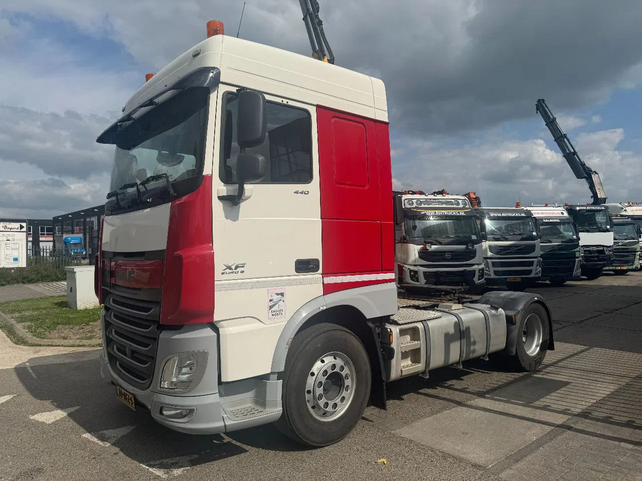 DAF XF 440 4X2 EURO 6 STANDKLIMA NIGHT LOCK - Tegljač: slika DAF XF 440 4X2 EURO 6 STANDKLIMA NIGHT LOCK - Tegljač DAF XF 440 4X2 EURO 6 STANDKLIMA NIGHT LOCK - Tegljač: slika DAF XF 440 4X2 EURO 6 STANDKLIMA NIGHT LOCK - Tegljač