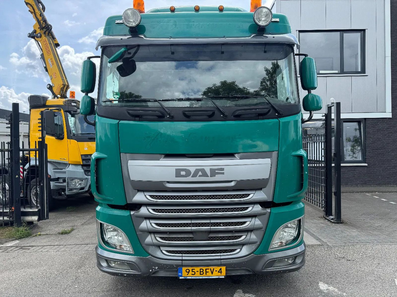 DAF XF 460 4X2 EURO 6 TÜV TILL 02-26 - Tegljač: slika DAF XF 460 4X2 EURO 6 TÜV TILL 02-26 - Tegljač DAF XF 460 4X2 EURO 6 TÜV TILL 02-26 - Tegljač: slika DAF XF 460 4X2 EURO 6 TÜV TILL 02-26 - Tegljač