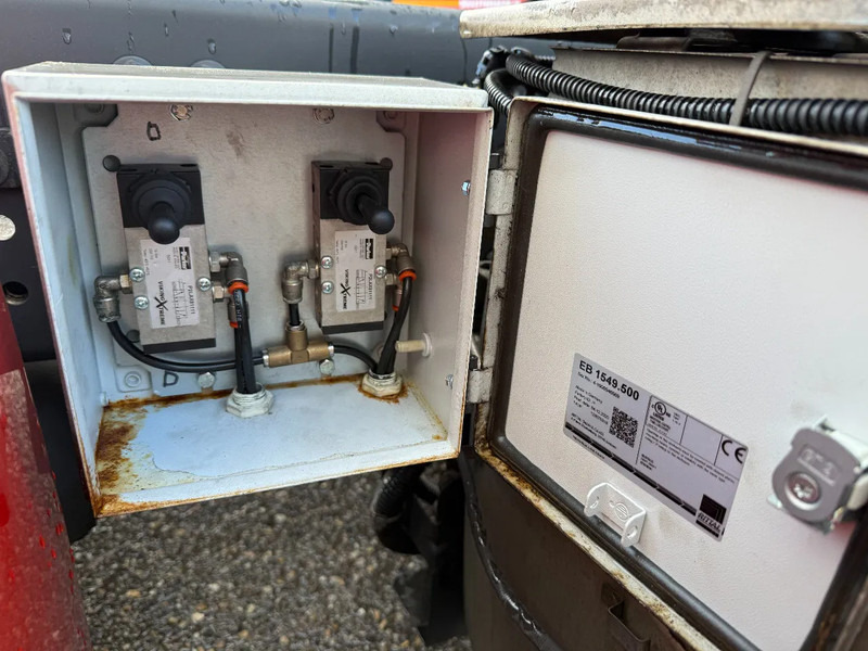 Mercedes-Benz Actros 1842 4X2 MEGA + LIFTING DISH (HEFSCHOTEL) - Tegljač: slika Mercedes-Benz Actros 1842 4X2 MEGA + LIFTING DISH (HEFSCHOTEL) - Tegljač Mercedes-Benz Actros 1842 4X2 MEGA + LIFTING DISH (HEFSCHOTEL) - Tegljač: slika Mercedes-Benz Actros 1842 4X2 MEGA + LIFTING DISH (HEFSCHOTEL) - Tegljač