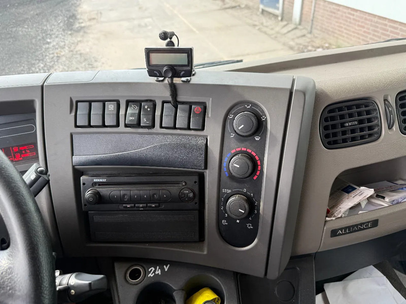 Tegljač Renault Midlum 180 EURO 5 + KUIPHUIS K20 WITH RAMPS AND WINCH ON REMOTE CNTRL: slika Tegljač Renault Midlum 180 EURO 5 + KUIPHUIS K20 WITH RAMPS AND WINCH ON REMOTE CNTRL Tegljač Renault Midlum 180 EURO 5 + KUIPHUIS K20 WITH RAMPS AND WINCH ON REMOTE CNTRL: slika Tegljač Renault Midlum 180 EURO 5 + KUIPHUIS K20 WITH RAMPS AND WINCH ON REMOTE CNTRL