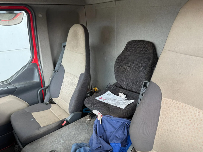 Tegljač Renault Midlum 180 EURO 5 + KUIPHUIS K20 WITH RAMPS AND WINCH ON REMOTE CNTRL: slika Tegljač Renault Midlum 180 EURO 5 + KUIPHUIS K20 WITH RAMPS AND WINCH ON REMOTE CNTRL Tegljač Renault Midlum 180 EURO 5 + KUIPHUIS K20 WITH RAMPS AND WINCH ON REMOTE CNTRL: slika Tegljač Renault Midlum 180 EURO 5 + KUIPHUIS K20 WITH RAMPS AND WINCH ON REMOTE CNTRL