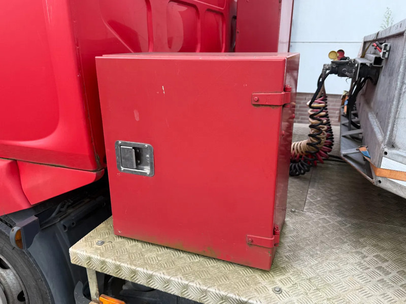 Tegljač Renault Midlum 180 EURO 5 + KUIPHUIS K20 WITH RAMPS AND WINCH ON REMOTE CNTRL: slika Tegljač Renault Midlum 180 EURO 5 + KUIPHUIS K20 WITH RAMPS AND WINCH ON REMOTE CNTRL Tegljač Renault Midlum 180 EURO 5 + KUIPHUIS K20 WITH RAMPS AND WINCH ON REMOTE CNTRL: slika Tegljač Renault Midlum 180 EURO 5 + KUIPHUIS K20 WITH RAMPS AND WINCH ON REMOTE CNTRL