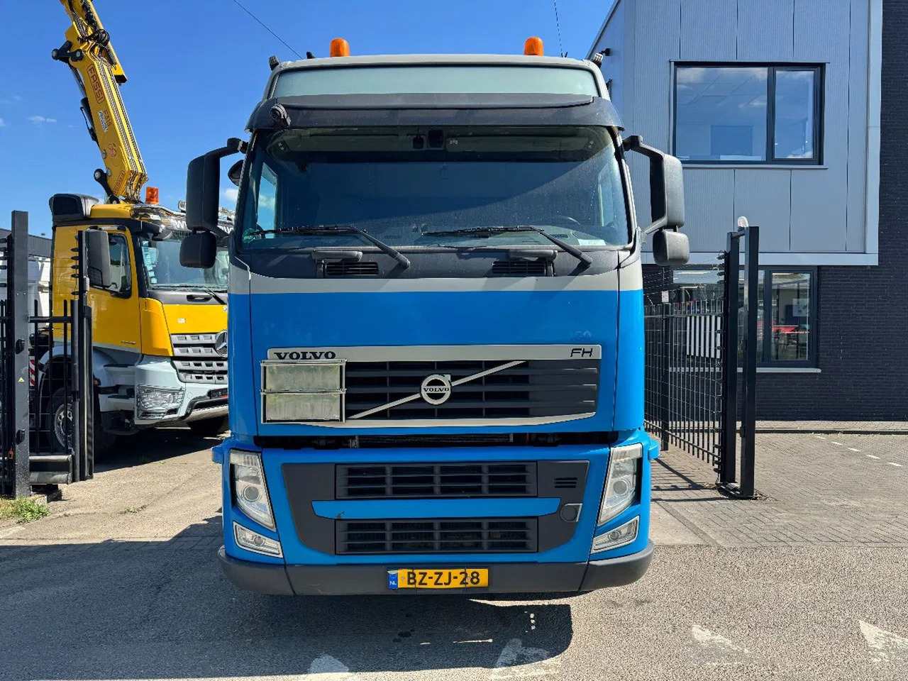 Volvo FH 460 6X2 EURO 5 GARDNER DENVER - Tegljač: slika Volvo FH 460 6X2 EURO 5 GARDNER DENVER - Tegljač Volvo FH 460 6X2 EURO 5 GARDNER DENVER - Tegljač: slika Volvo FH 460 6X2 EURO 5 GARDNER DENVER - Tegljač