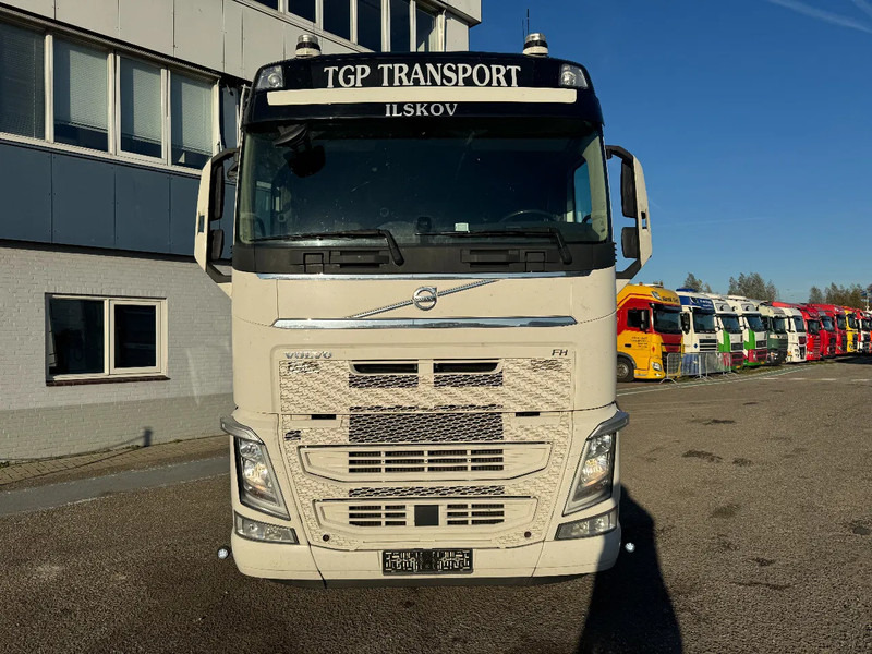 Volvo FH 460 6X2 EURO 6 CHASSIS 2021 STEERING AXLE SKIRTS - Tegljač: slika Volvo FH 460 6X2 EURO 6 CHASSIS 2021 STEERING AXLE SKIRTS - Tegljač Volvo FH 460 6X2 EURO 6 CHASSIS 2021 STEERING AXLE SKIRTS - Tegljač: slika Volvo FH 460 6X2 EURO 6 CHASSIS 2021 STEERING AXLE SKIRTS - Tegljač