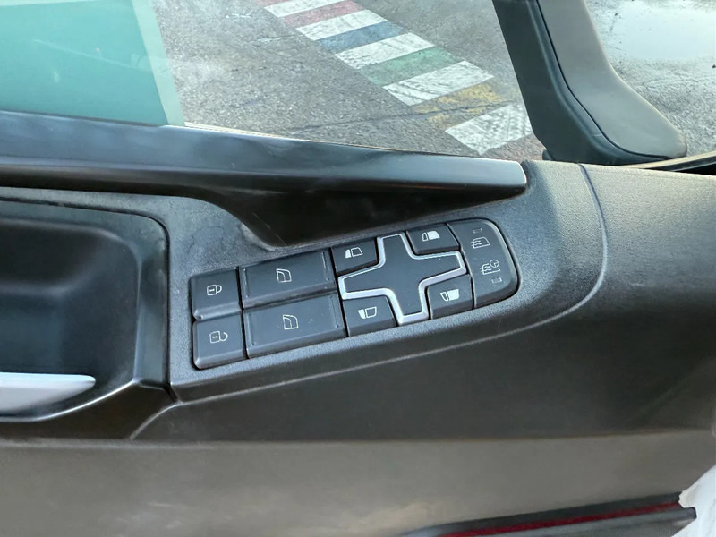 Tegljač Volvo FH 500 6X4 - BIG AXLES - EURO 6 + TIPPER HYDRAULICS: slika Tegljač Volvo FH 500 6X4 - BIG AXLES - EURO 6 + TIPPER HYDRAULICS