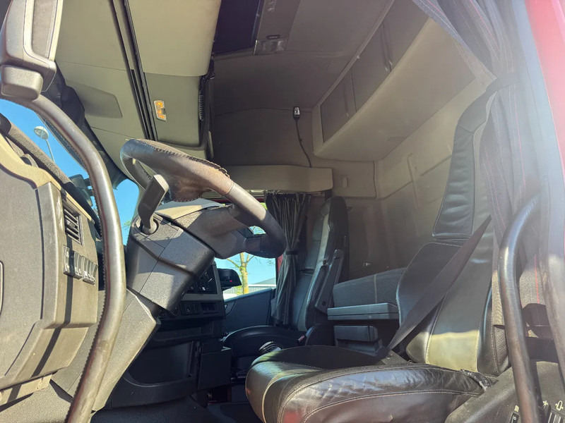 Tegljač Volvo FH 540 6X4 - EURO 6 + PALFINGER EPSILON S260Z96: slika Tegljač Volvo FH 540 6X4 - EURO 6 + PALFINGER EPSILON S260Z96