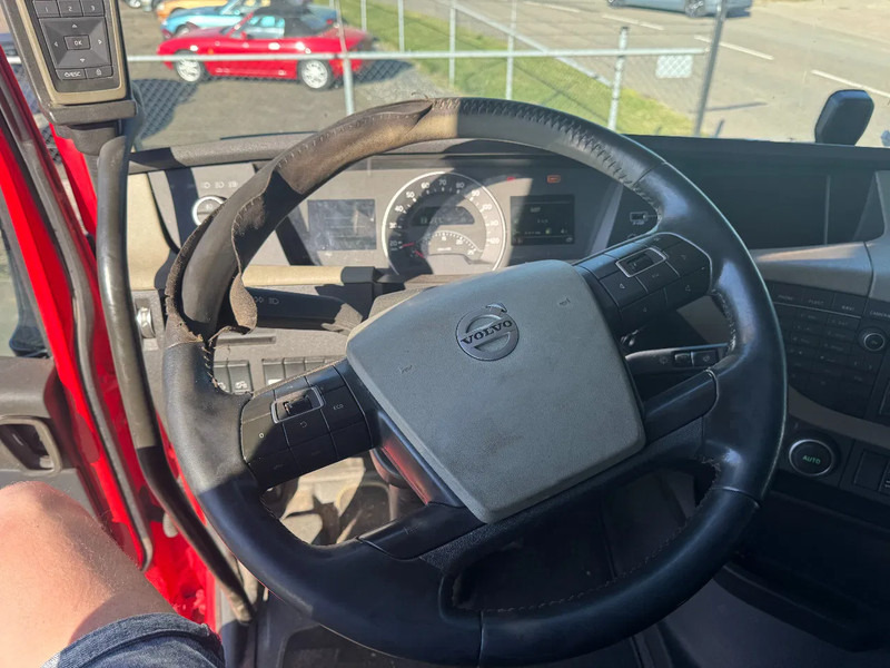 Tegljač Volvo FH 540 6X4 - EURO 6 + PALFINGER EPSILON S260Z96: slika Tegljač Volvo FH 540 6X4 - EURO 6 + PALFINGER EPSILON S260Z96