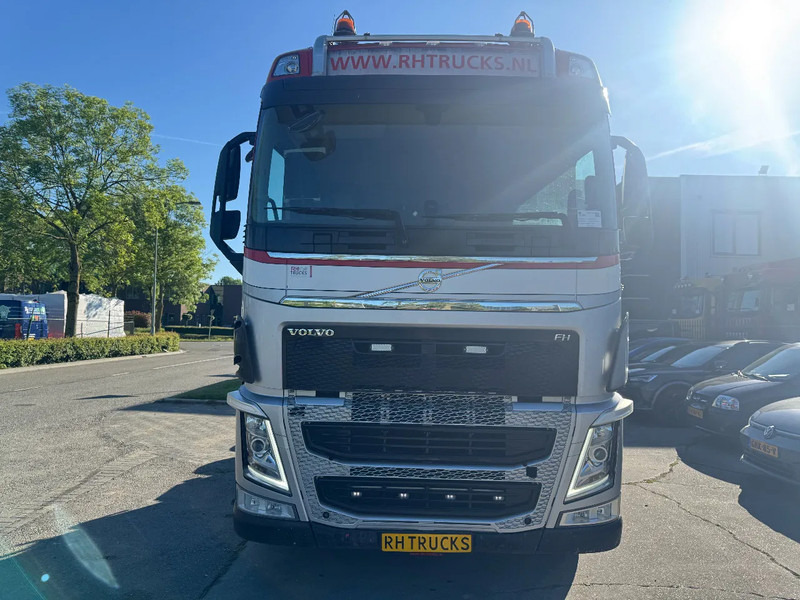 Tegljač Volvo FH 540 6X4 - EURO 6 + PALFINGER EPSILON S260Z96: slika Tegljač Volvo FH 540 6X4 - EURO 6 + PALFINGER EPSILON S260Z96