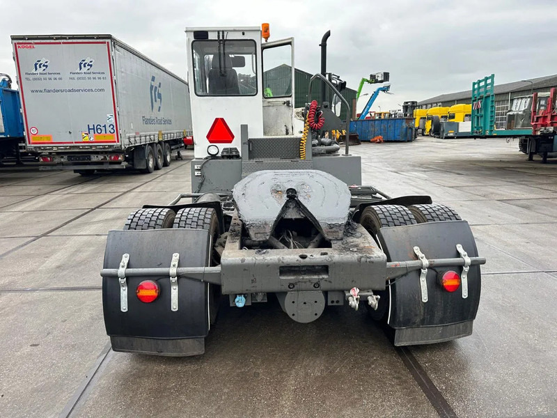 Terberg YT YT17 - Terminalni traktor: slika Terberg YT YT17 - Terminalni traktor Terberg YT YT17 - Terminalni traktor: slika Terberg YT YT17 - Terminalni traktor