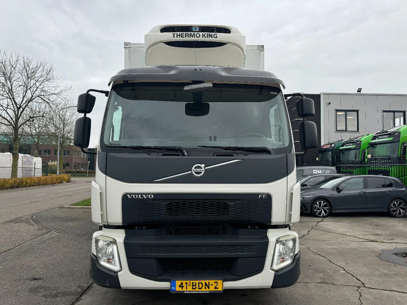 Volvo FE 250 4X2 - EURO 6 + THERMOKING T-500R + DHOLLANDIA LIFT - Kamion hladnjača: slika Volvo FE 250 4X2 - EURO 6 + THERMOKING T-500R + DHOLLANDIA LIFT - Kamion hladnjača Volvo FE 250 4X2 - EURO 6 + THERMOKING T-500R + DHOLLANDIA LIFT - Kamion hladnjača: slika Volvo FE 250 4X2 - EURO 6 + THERMOKING T-500R + DHOLLANDIA LIFT - Kamion hladnjača