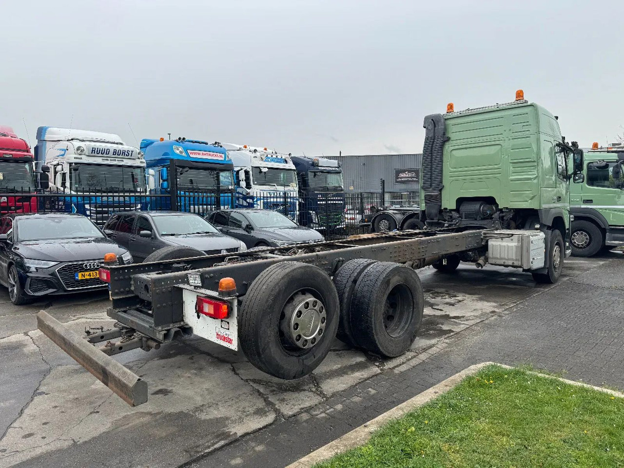 Volvo FM 330 6X2 EURO 6 CHASSIS STEERING AXLE - Kamion-šasija: slika Volvo FM 330 6X2 EURO 6 CHASSIS STEERING AXLE - Kamion-šasija Volvo FM 330 6X2 EURO 6 CHASSIS STEERING AXLE - Kamion-šasija: slika Volvo FM 330 6X2 EURO 6 CHASSIS STEERING AXLE - Kamion-šasija