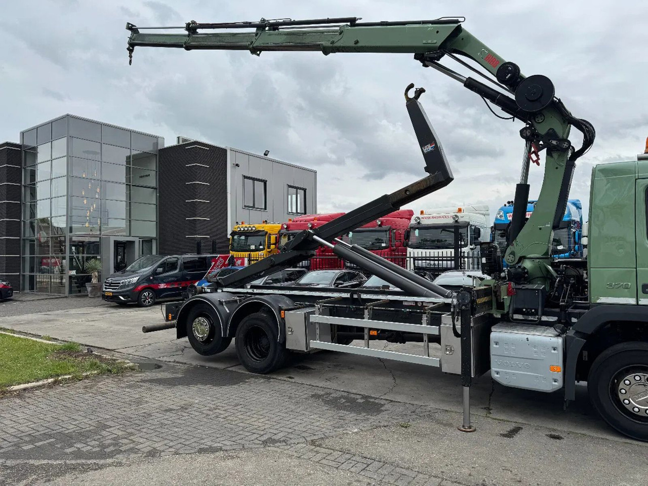 Volvo FM 370 6X2 VDL 21T HOOK + HIAB 211 + REMOTE CONT - Kamion s kukastom dizalicom, Kamion s kranom: slika Volvo FM 370 6X2 VDL 21T HOOK + HIAB 211 + REMOTE CONT - Kamion s kukastom dizalicom, Kamion s kranom Volvo FM 370 6X2 VDL 21T HOOK + HIAB 211 + REMOTE CONT - Kamion s kukastom dizalicom, Kamion s kranom: slika Volvo FM 370 6X2 VDL 21T HOOK + HIAB 211 + REMOTE CONT - Kamion s kukastom dizalicom, Kamion s kranom