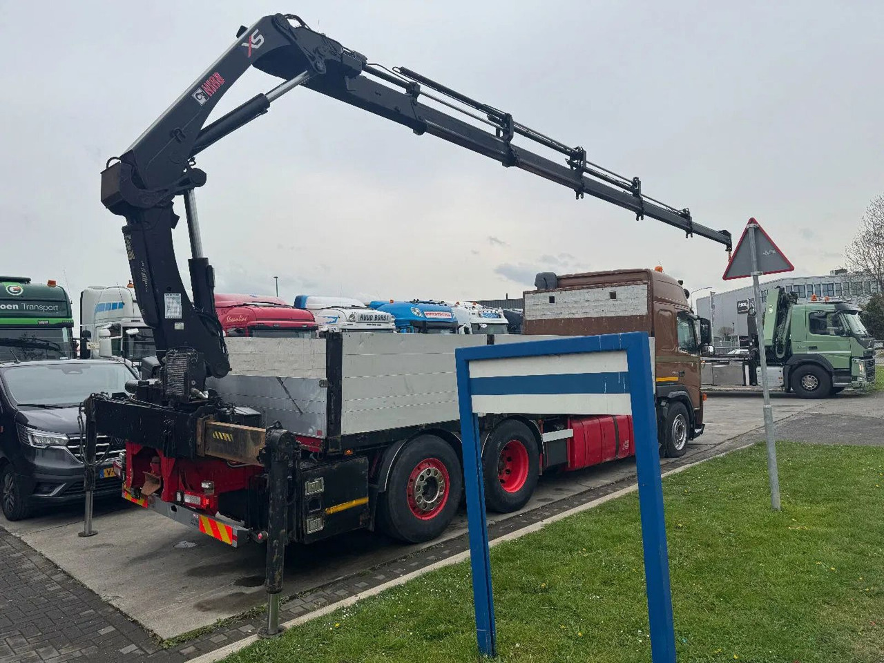 Volvo FM 500 6X2 EURO 5 HIAB 211 EP5 + REMOTE CONTROL - Kamion s kranom: slika Volvo FM 500 6X2 EURO 5 HIAB 211 EP5 + REMOTE CONTROL - Kamion s kranom Volvo FM 500 6X2 EURO 5 HIAB 211 EP5 + REMOTE CONTROL - Kamion s kranom: slika Volvo FM 500 6X2 EURO 5 HIAB 211 EP5 + REMOTE CONTROL - Kamion s kranom