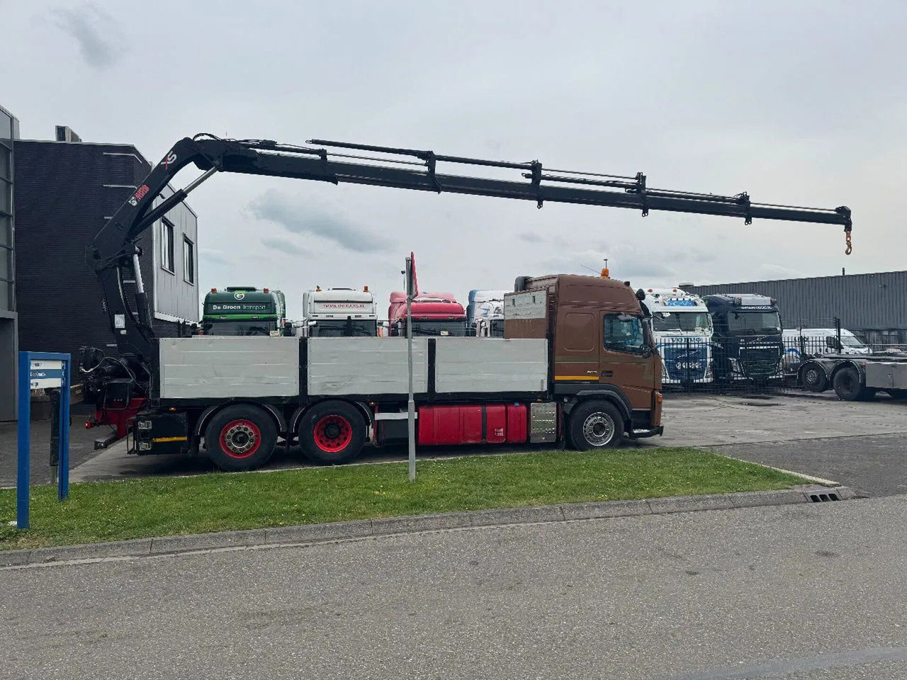 Volvo FM 500 6X2 EURO 5 HIAB 211 EP5 + REMOTE CONTROL - Kamion s kranom: slika Volvo FM 500 6X2 EURO 5 HIAB 211 EP5 + REMOTE CONTROL - Kamion s kranom Volvo FM 500 6X2 EURO 5 HIAB 211 EP5 + REMOTE CONTROL - Kamion s kranom: slika Volvo FM 500 6X2 EURO 5 HIAB 211 EP5 + REMOTE CONTROL - Kamion s kranom