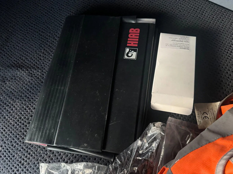 Kamion s kranom Volvo FM 9.340 6X2 EURO 5 HIAB 211 EP3 + REMOTE CONTROL: slika Kamion s kranom Volvo FM 9.340 6X2 EURO 5 HIAB 211 EP3 + REMOTE CONTROL