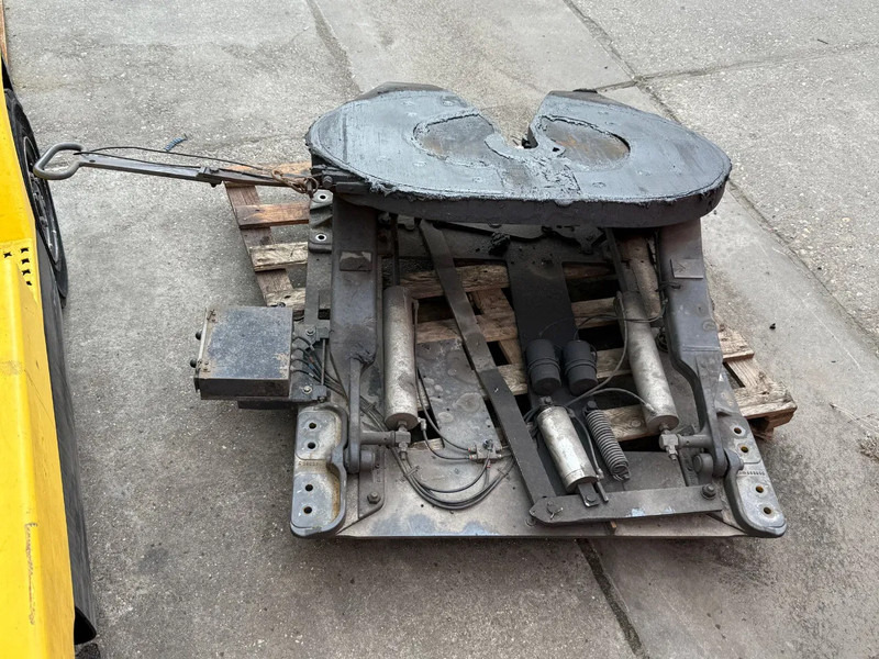 Jost HEFSCHOTEL / LIFTING DISH - Sedlo za Kamion: slika jost HEFSCHOTEL / LIFTING DISH - Sedlo za Kamion Jost HEFSCHOTEL / LIFTING DISH - Sedlo za Kamion: slika jost HEFSCHOTEL / LIFTING DISH - Sedlo za Kamion