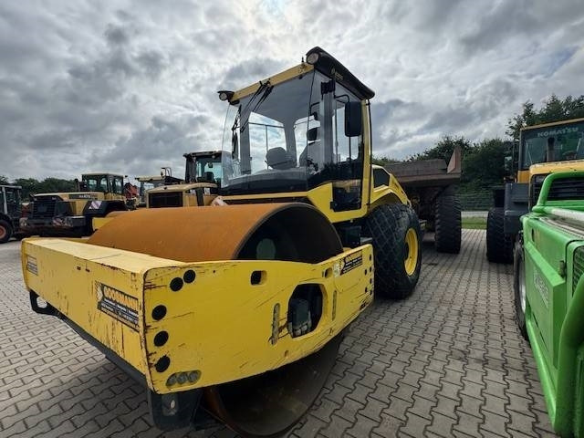Bomag BW 213 D -5 - Kompaktor: slika Bomag BW 213 D -5 - Kompaktor Bomag BW 213 D -5 - Kompaktor: slika Bomag BW 213 D -5 - Kompaktor