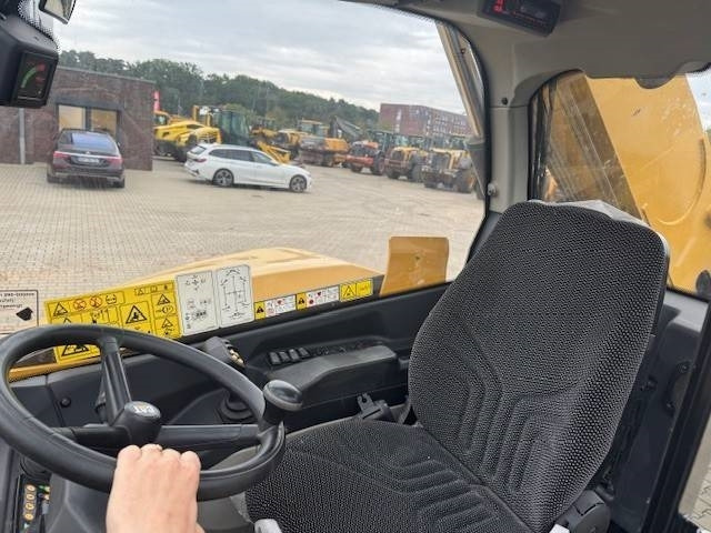 Teleskopski utovarivač na kotačima CAT TH 414 4x4, Klima: slika Teleskopski utovarivač na kotačima CAT TH 414 4x4, Klima Teleskopski utovarivač na kotačima CAT TH 414 4x4, Klima: slika Teleskopski utovarivač na kotačima CAT TH 414 4x4, Klima