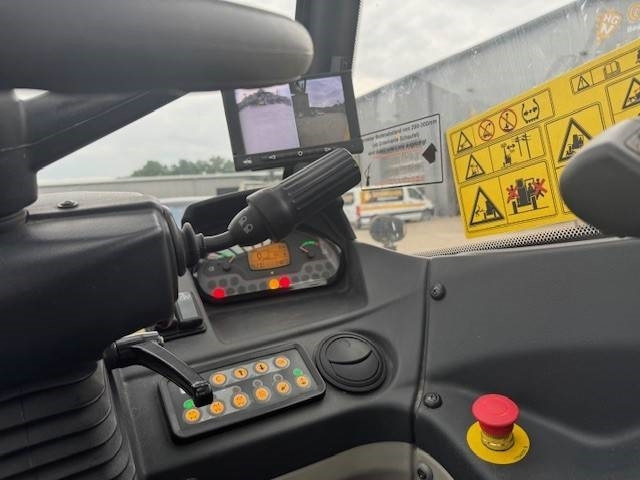 Teleskopski utovarivač na kotačima CAT TH 414 4x4, Klima: slika Teleskopski utovarivač na kotačima CAT TH 414 4x4, Klima Teleskopski utovarivač na kotačima CAT TH 414 4x4, Klima: slika Teleskopski utovarivač na kotačima CAT TH 414 4x4, Klima