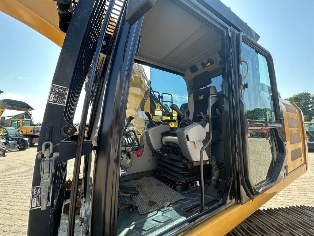 Bager gusjeničar CATERPILLAR 320 EL: slika Bager gusjeničar CATERPILLAR 320 EL Bager gusjeničar CATERPILLAR 320 EL: slika Bager gusjeničar CATERPILLAR 320 EL