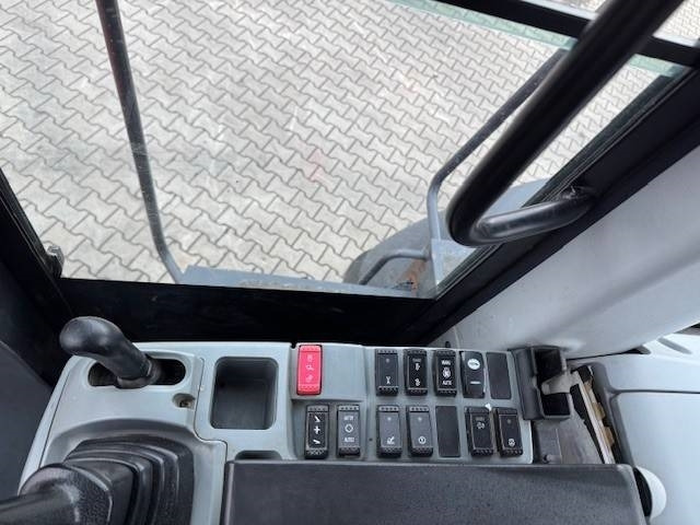 Utovarivač na kotačima Hitachi ZW 250-6: slika Utovarivač na kotačima Hitachi ZW 250-6