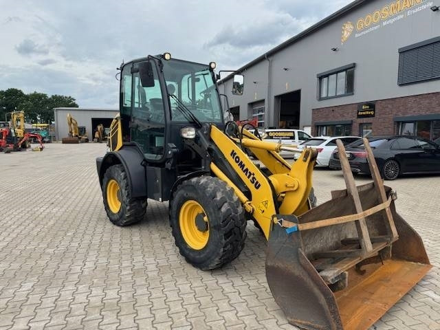 KOMATSU WA 80M - Utovarivač na kotačima: slika KOMATSU WA 80M - Utovarivač na kotačima KOMATSU WA 80M - Utovarivač na kotačima: slika KOMATSU WA 80M - Utovarivač na kotačima