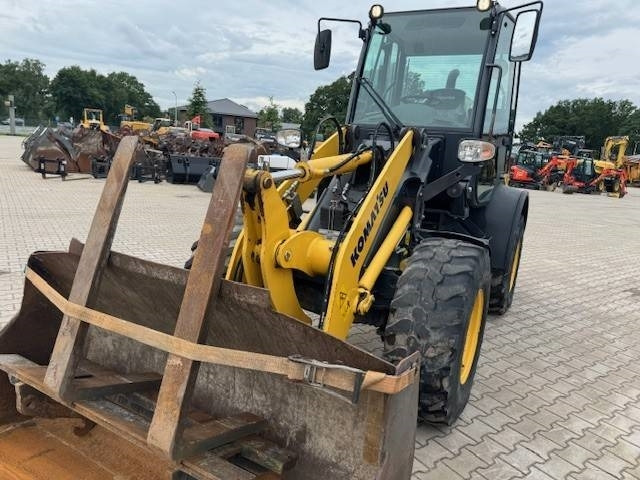 KOMATSU WA 80M - Utovarivač na kotačima: slika KOMATSU WA 80M - Utovarivač na kotačima KOMATSU WA 80M - Utovarivač na kotačima: slika KOMATSU WA 80M - Utovarivač na kotačima