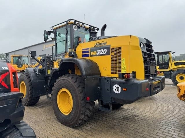 Komatsu WA 320 - Utovarivač na kotačima: slika Komatsu WA 320 - Utovarivač na kotačima Komatsu WA 320 - Utovarivač na kotačima: slika Komatsu WA 320 - Utovarivač na kotačima