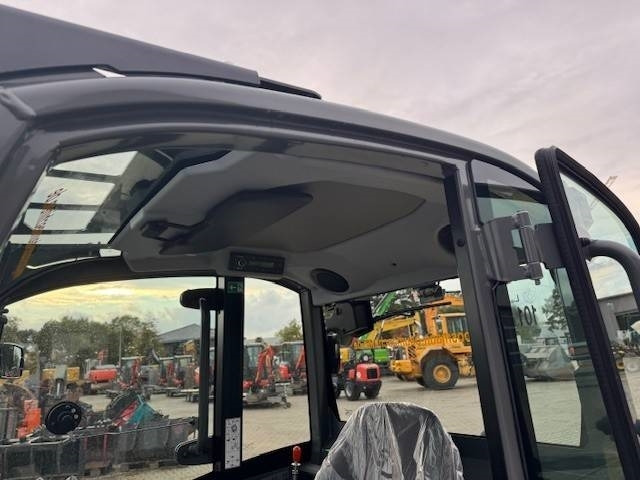 Utovarivač na kotačima Kramer 5045: slika Utovarivač na kotačima Kramer 5045 Utovarivač na kotačima Kramer 5045: slika Utovarivač na kotačima Kramer 5045