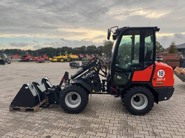 Kubota RT 260-2 - Utovarivač na kotačima: slika Kubota RT 260-2 - Utovarivač na kotačima Kubota RT 260-2 - Utovarivač na kotačima: slika Kubota RT 260-2 - Utovarivač na kotačima