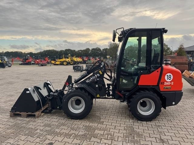 Kubota RT 260-2 - Utovarivač na kotačima: slika Kubota RT 260-2 - Utovarivač na kotačima Kubota RT 260-2 - Utovarivač na kotačima: slika Kubota RT 260-2 - Utovarivač na kotačima