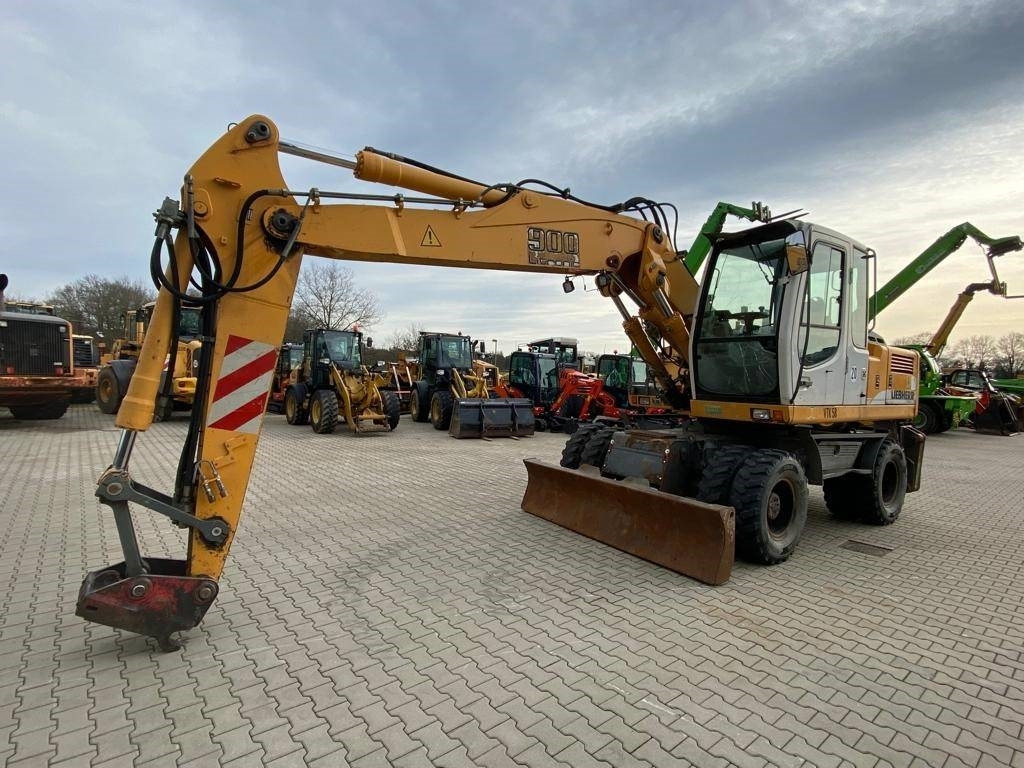Liebherr A 900 C Litronic - Bager na kotačima: slika Liebherr A 900 C Litronic - Bager na kotačima Liebherr A 900 C Litronic - Bager na kotačima: slika Liebherr A 900 C Litronic - Bager na kotačima