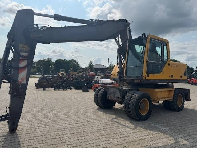 Volvo EW 180 B - Bager na kotačima: slika Volvo EW 180 B - Bager na kotačima Volvo EW 180 B - Bager na kotačima: slika Volvo EW 180 B - Bager na kotačima