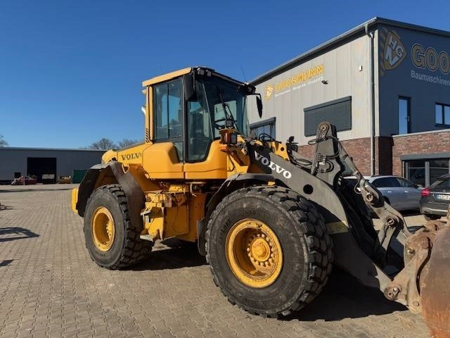 Volvo L 90 F - Utovarivač na kotačima: slika Volvo L 90 F - Utovarivač na kotačima Volvo L 90 F - Utovarivač na kotačima: slika Volvo L 90 F - Utovarivač na kotačima