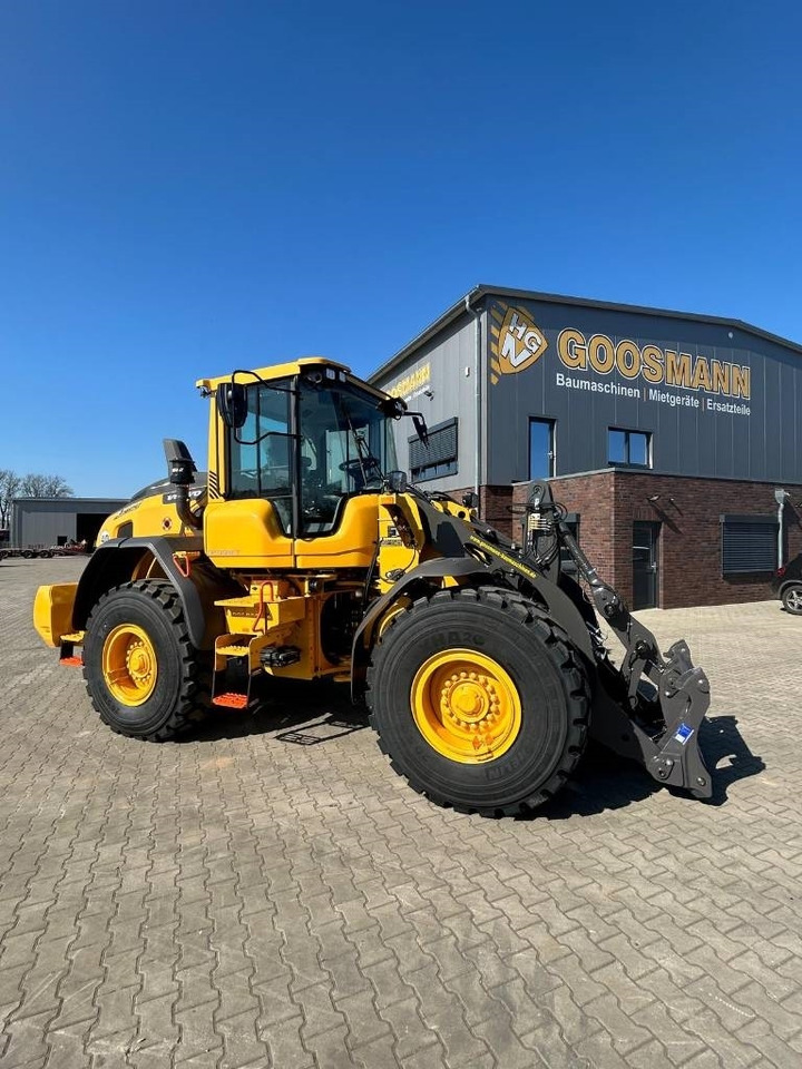 Volvo L 90 H - Utovarivač na kotačima: slika Volvo L 90 H - Utovarivač na kotačima Volvo L 90 H - Utovarivač na kotačima: slika Volvo L 90 H - Utovarivač na kotačima