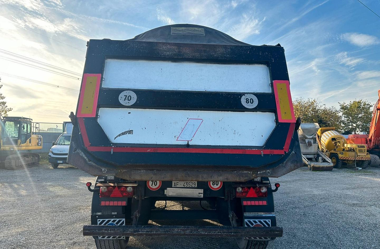 Smeirimorchio ribaltabile Bianchi - Drugi strojevi: slika Smeirimorchio ribaltabile Bianchi - Drugi strojevi Smeirimorchio ribaltabile Bianchi - Drugi strojevi: slika Smeirimorchio ribaltabile Bianchi - Drugi strojevi